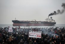 Pengiriman Minyak Venezuela Tahan Laju Kenaikan Harga Minyak Dunia